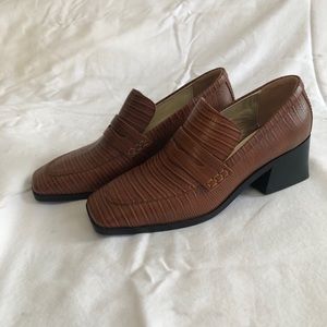 Suzanne Rae square-toe loafers in crocodile effect